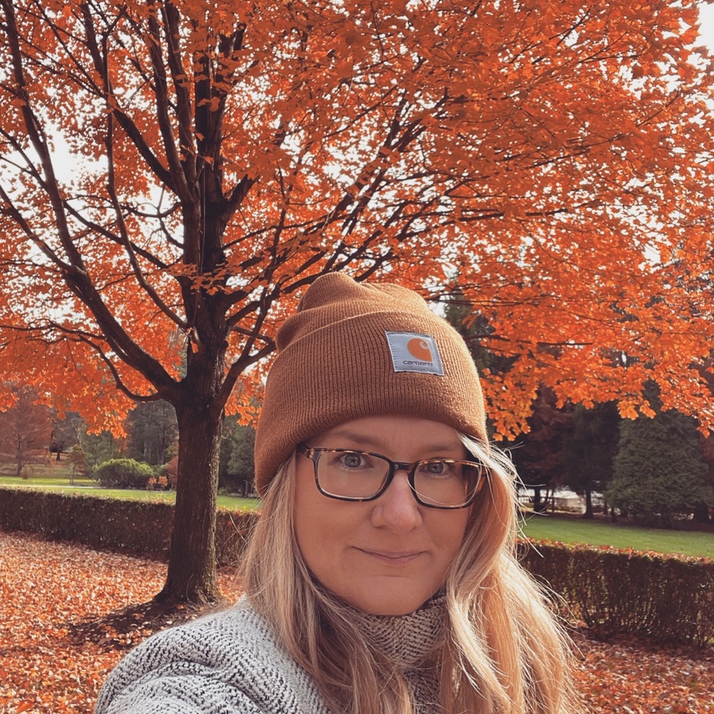 Meet your Posher, Monica